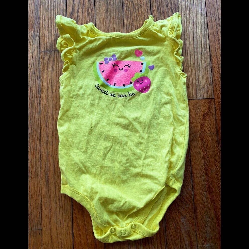 Bundle of onesies - Picture 2 of 3